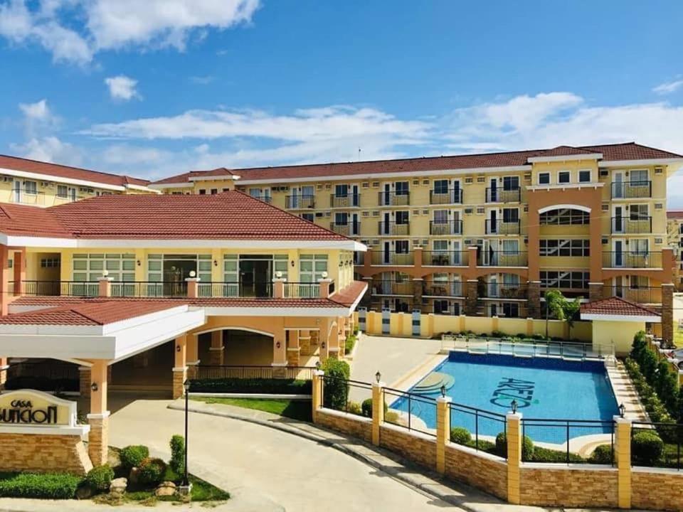HUGE STUDIO @ Arezzo place Davao condominium photo 3
