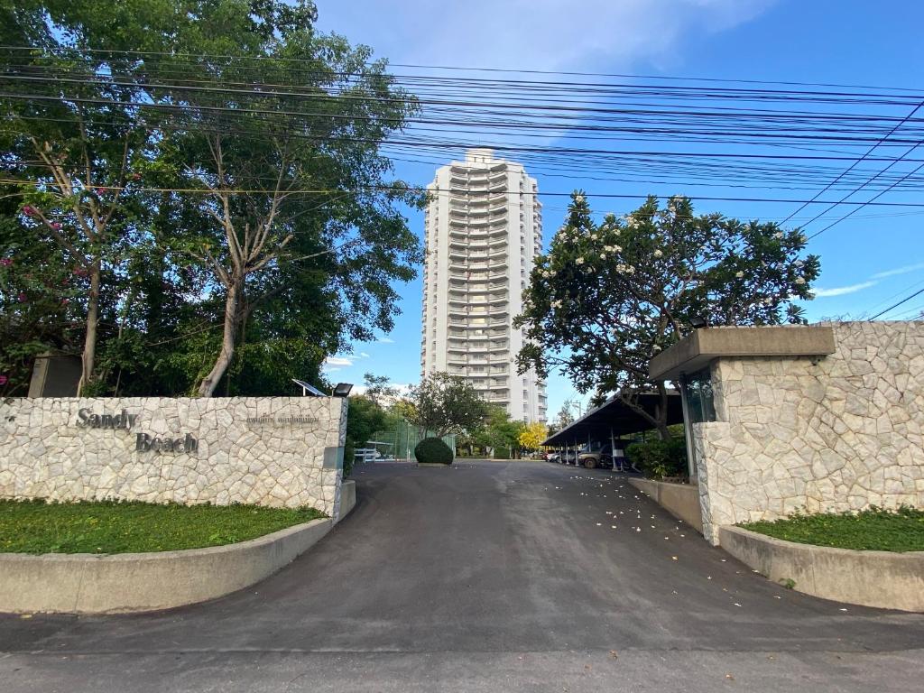 Sandy Beach Condo 17D photo 3