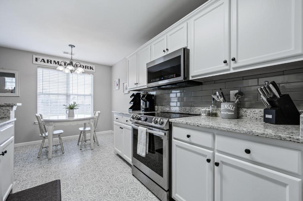Bright Open House Minutes To Downtown Cartersville image