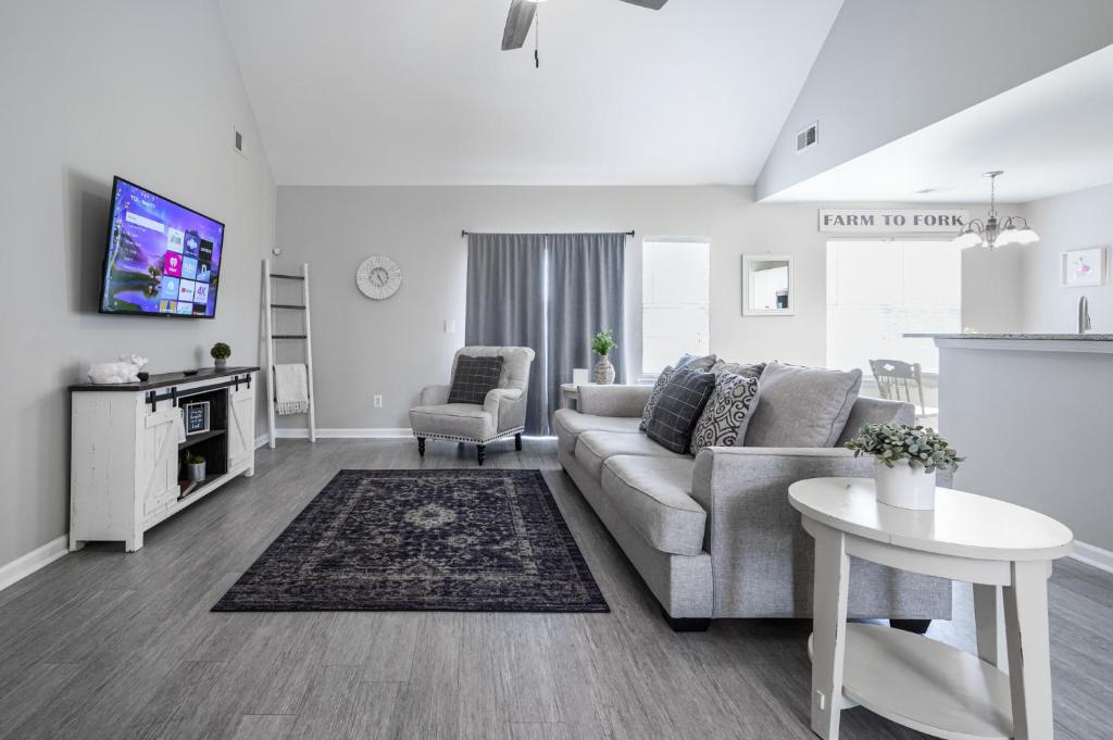 Bright Open House Minutes To Downtown Cartersville photo 2
