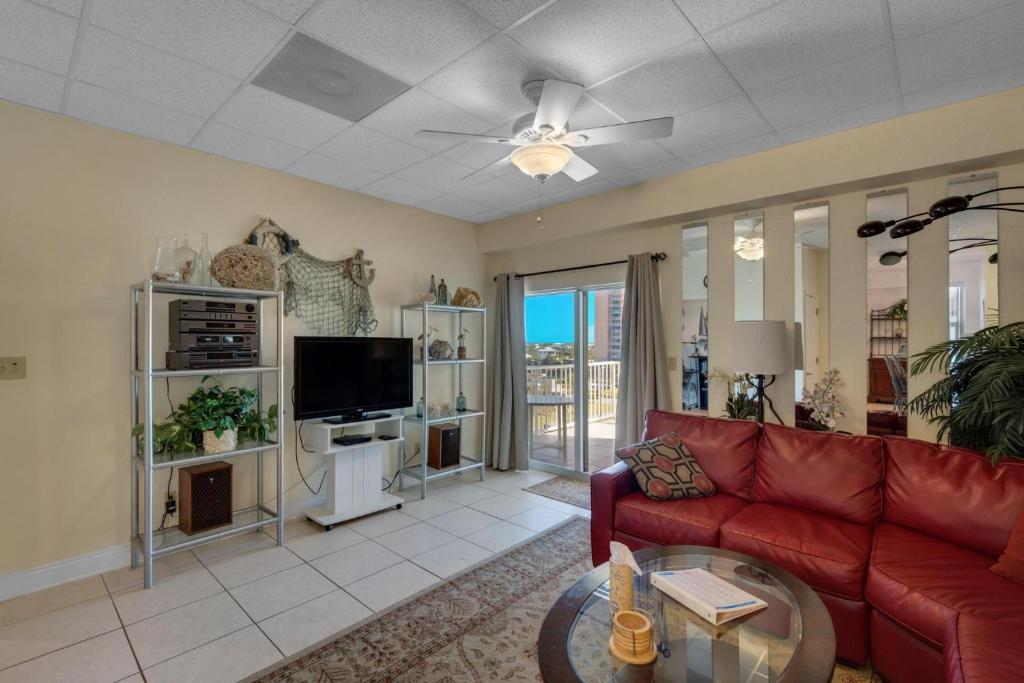 Sans Souci unit 401 photo 1