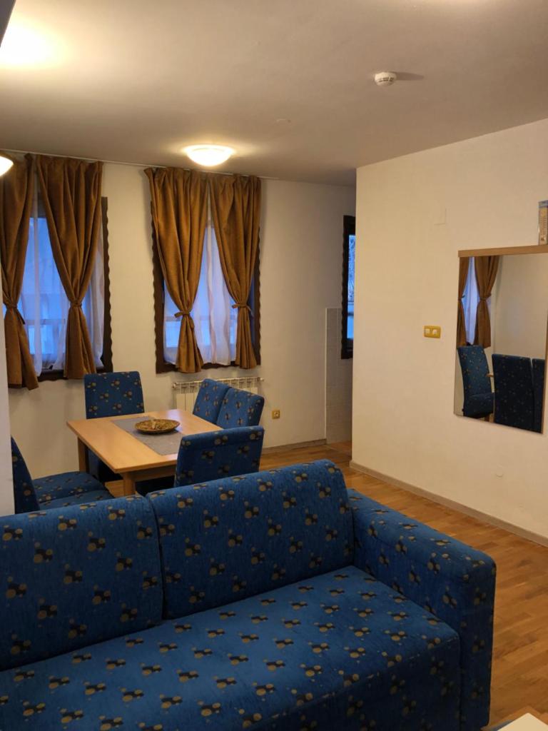 Linden Tree Apartment photo 2