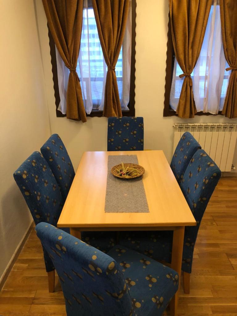 Linden Tree Apartment photo 1