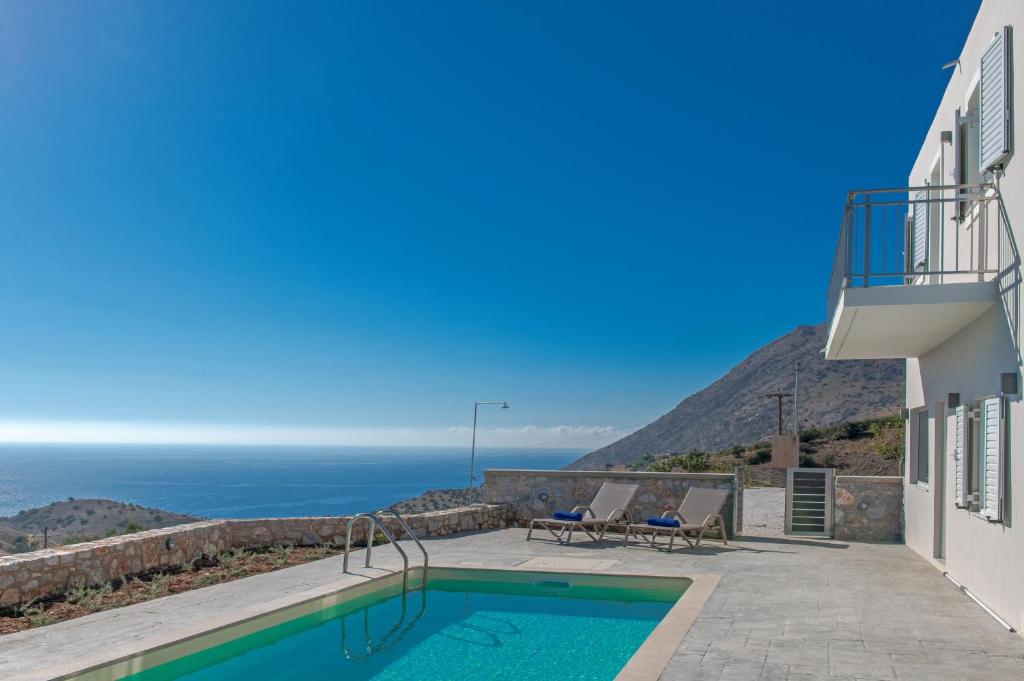 Tranquil sea view villa with private pool, just 2km from the beach! photo 2