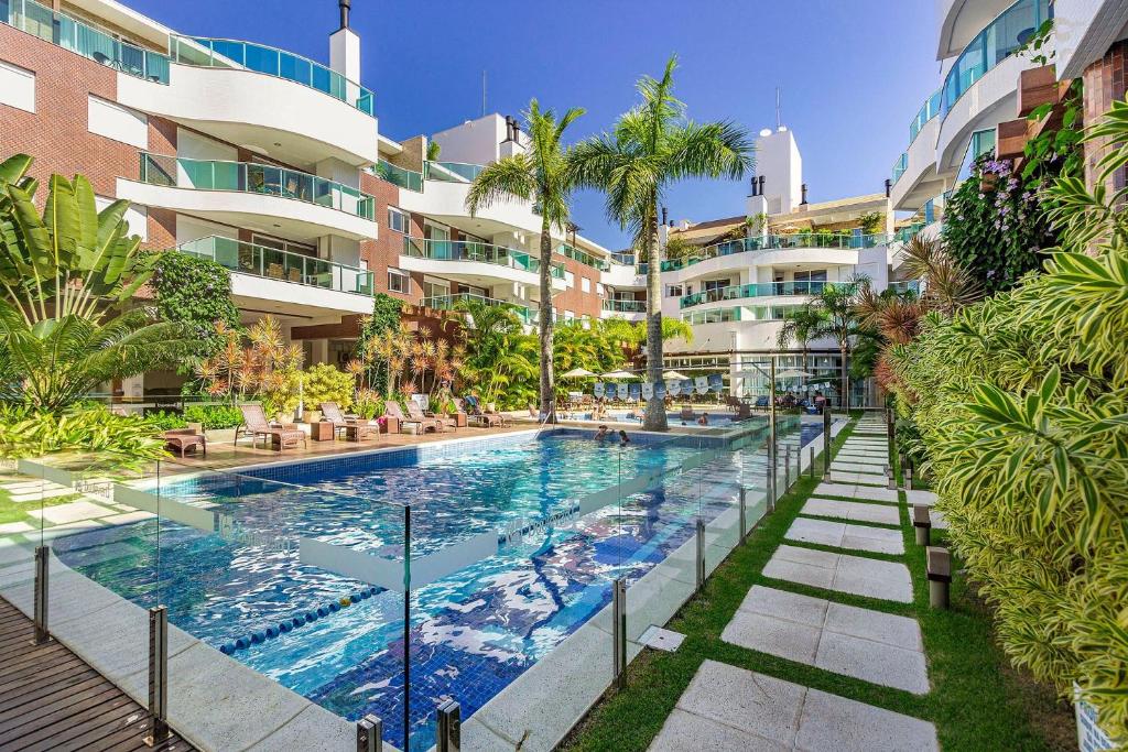 Boulevard Bombinhas 129-E - 50m do mar & Frente Avenida - Condomínio de Luxo - Piscina Climatizada - Jacuzzi - Portaria 24h