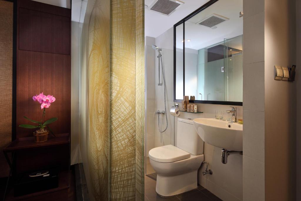Двухместный (Улучшенный двухместный номер с 1 кроватью (без окон)), Hotel Clover 33 Jalan Sultan