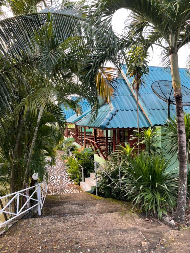 เพชร รีสอร์ท นครไทย-Phet Resort, Nakhonthai