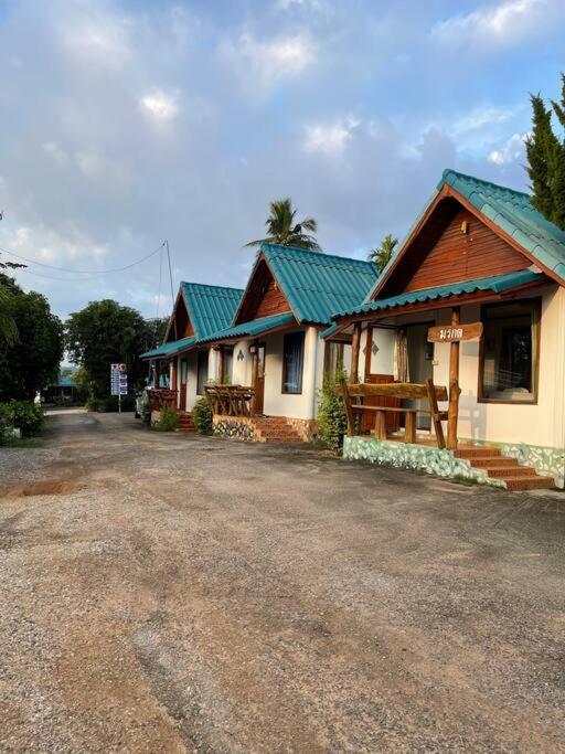 เพชร รีสอร์ท นครไทย-Phet Resort, Nakhonthai photo 1