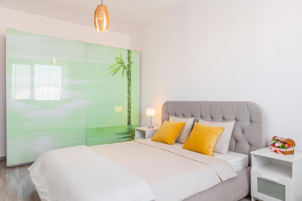Lovely apartment with city view, Bucharest