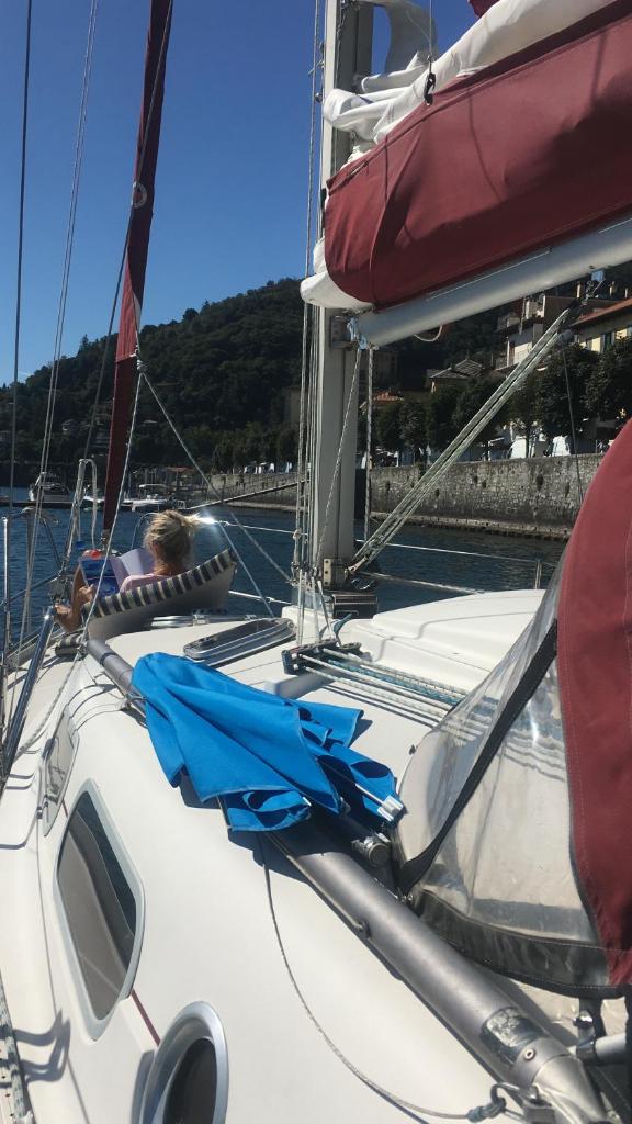 Barca a vela sul lago Maggiore photo 2