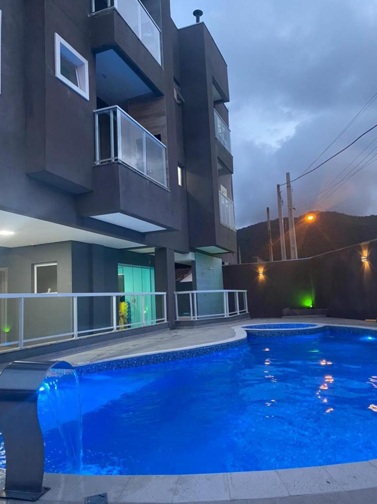 Apto novo com piscina em Ubatuba - Praia Maranduba photo 2