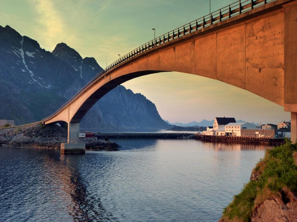 Fast Hotel Henningsvær photo 1
