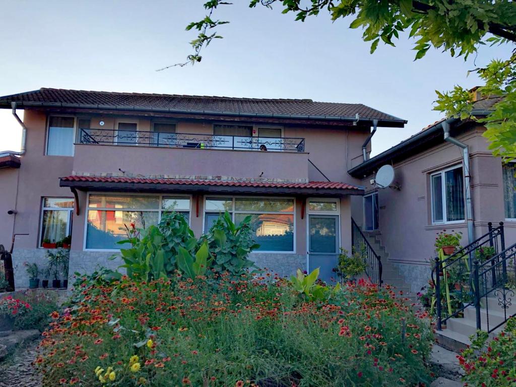 Guest House Ezerets photo 1