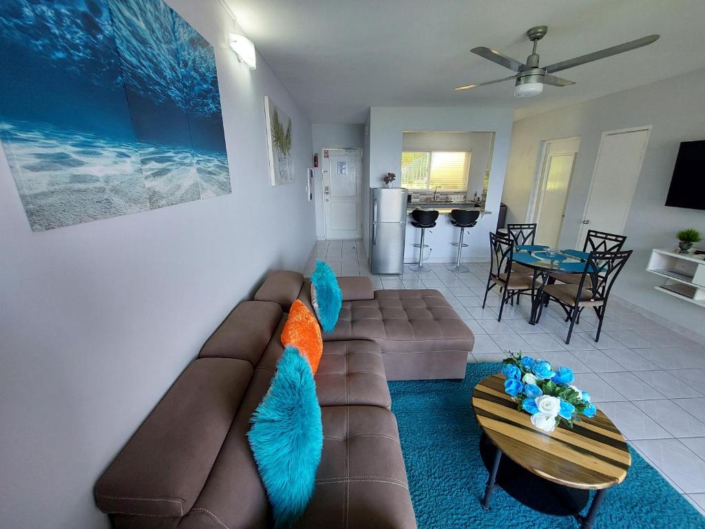 Contemporary Ocean view 2bed Carib Ocho Rios Condo photo 3