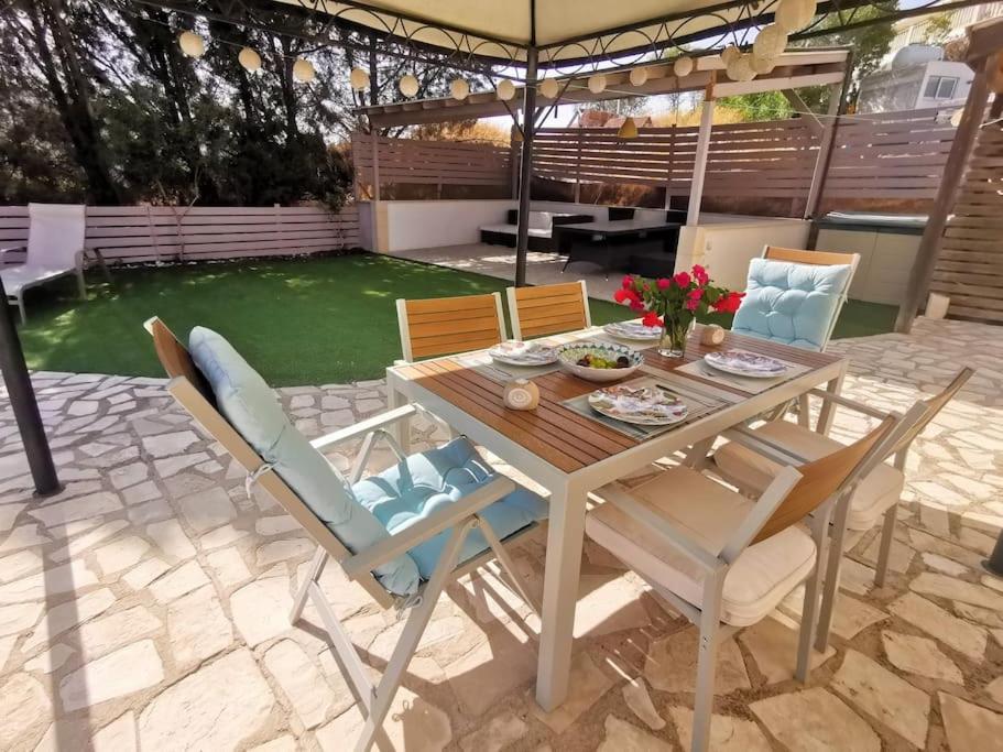 Unique Stonehouse Traditional Villa in Ayia Anna photo 3