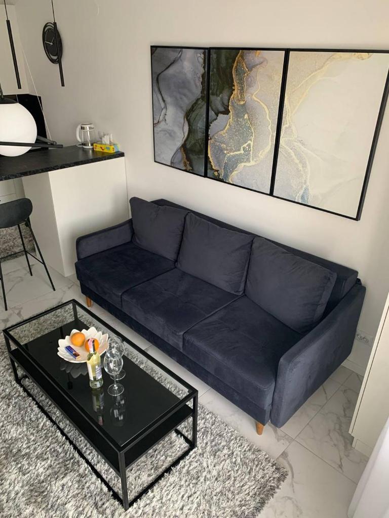 NEW modern apartment photo 2
