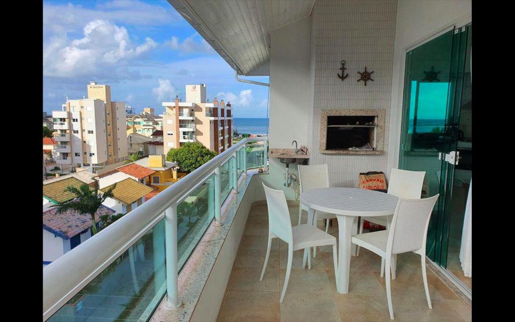 Apartamento Cobertura PALMAS DO ARVOREDO para 7 pessoas a 250m do mar com terraço e vista maravilhosa