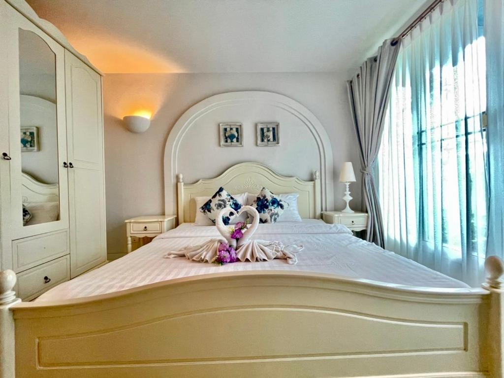 Chelona huahin beachfront resort condo photo 1