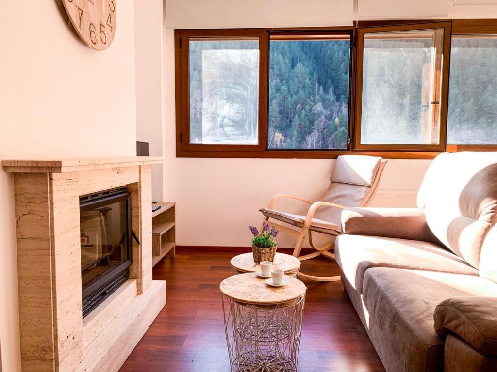 {
  "en-gb": "Barthe Holidays I Apartamento Moderno en Arinsal 5PAX I Ideal grupo o familia, Parking I Perafita"
} photo 3