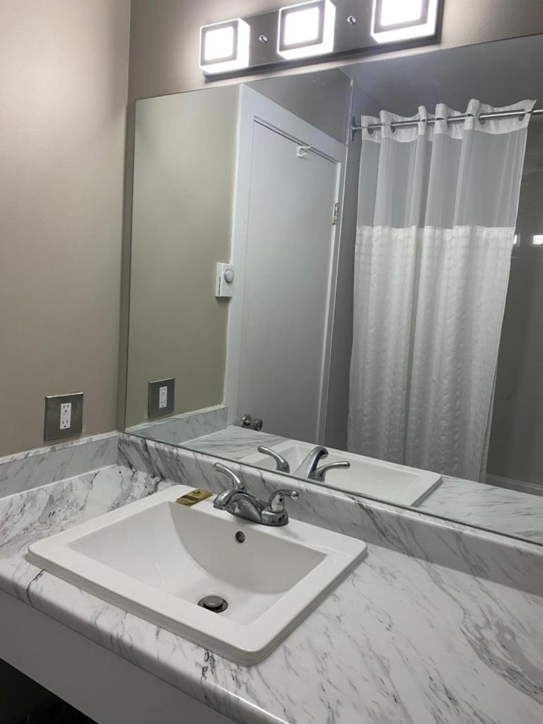 Imperial Motel photo 1