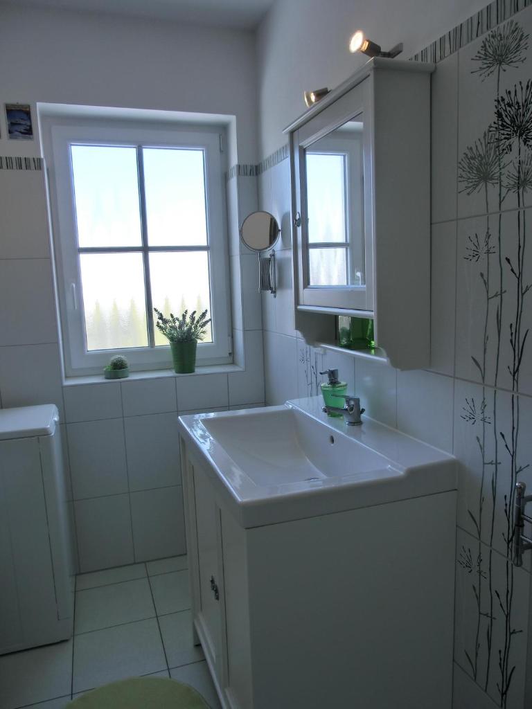 Ferienwohnung LFR17 - Tap to explore photos