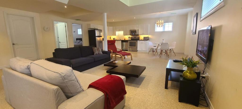 2 bdrm, kitchen, laundry, weeklymonthly discount photo 1