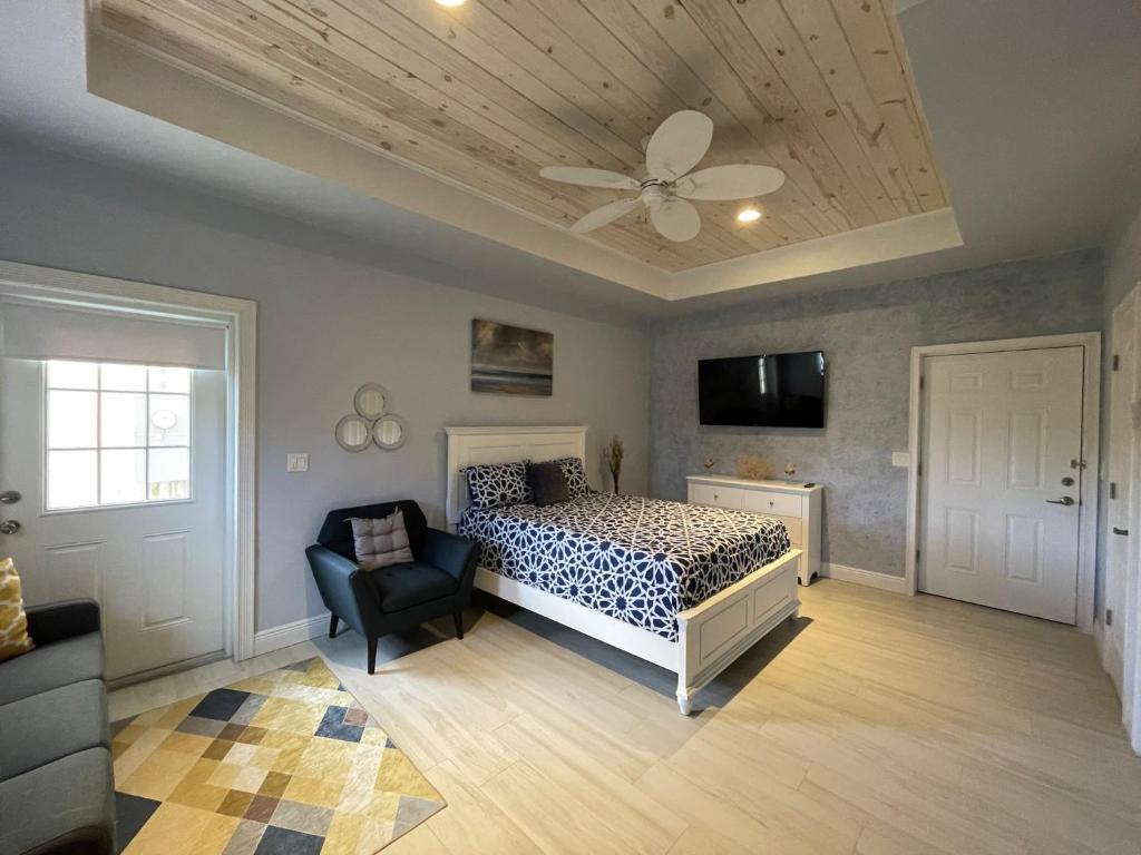 Nicoles Nest Brand New Exquisite Studio Hideaway photo 1
