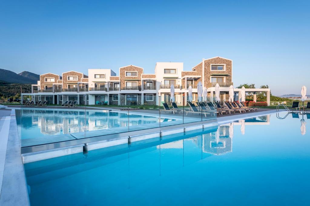 Thalassa Suites photo 2