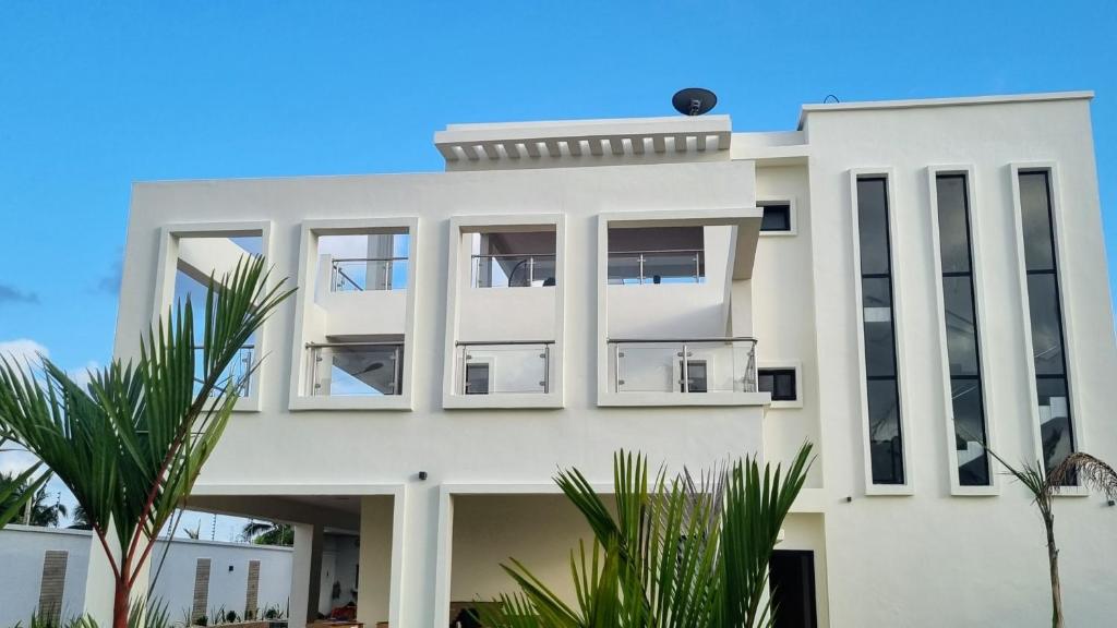 Villa Bolati, avec piscine, jacuzzi, jardin et vue photo 3