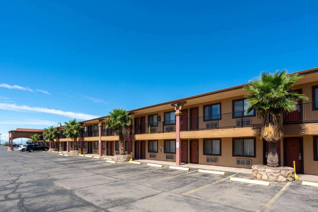 Days Inn by Wyndham Alamogordo photo 2