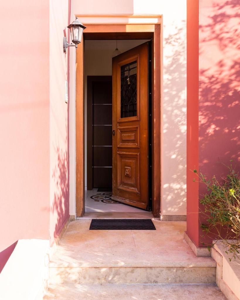 Coastline maisonette near Athens Airport and Rafina Port, Attica