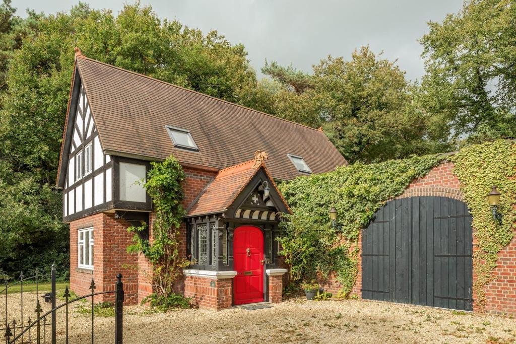Beautiful English Villa with hottub photo 4