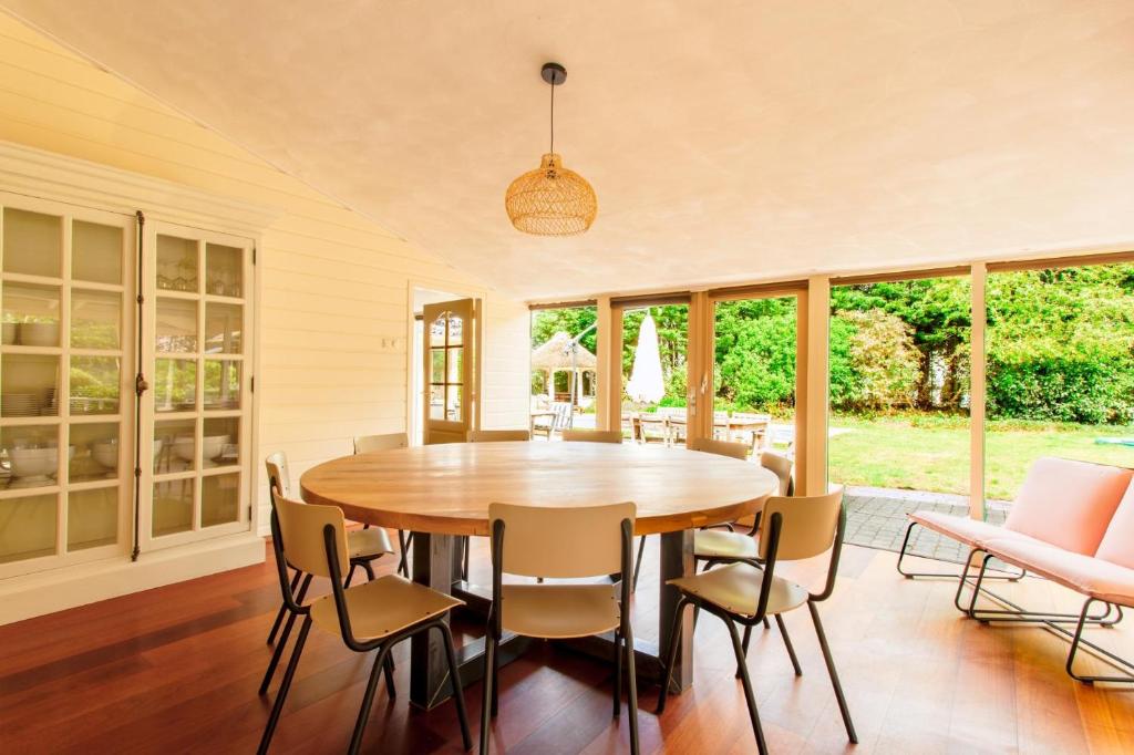 Beautiful American style villa with heated Pool and Jacuzzi photo 4