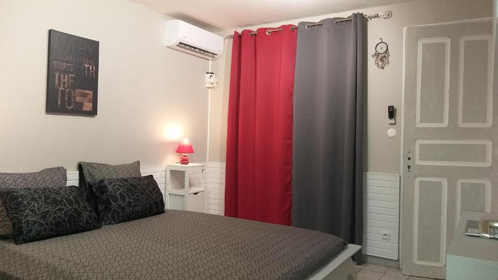 Confortable F2, famille, spa, fibre, clim photo 1