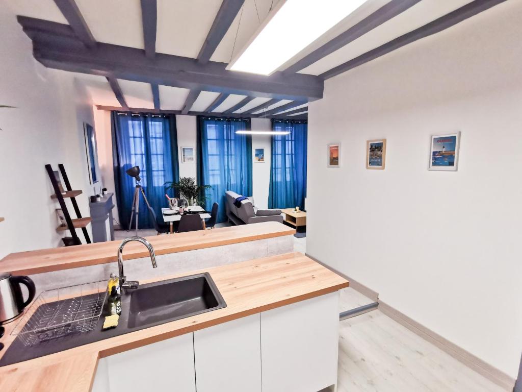 Appartement Ma Douce Charente - Superbe T3 Design et Fonctionnel - Hyper Centre à Saintes photo 3