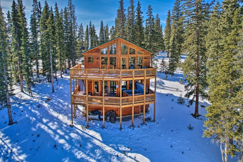 Cabin Hot Tub with Mtn Views, 23 Miles to Breck! photo 2