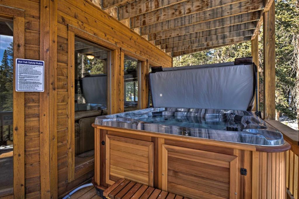 Cabin Hot Tub with Mtn Views, 23 Miles to Breck! photo 3