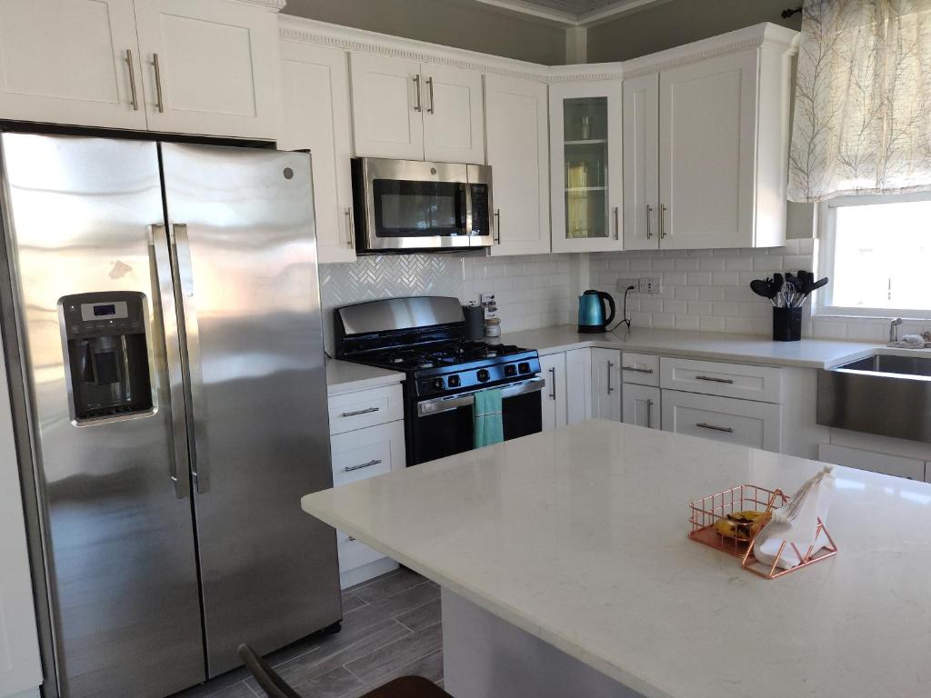 Yvonna House photo 4