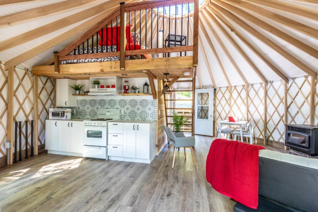 Yourtes Glamping du Poisson Blanc photo 2