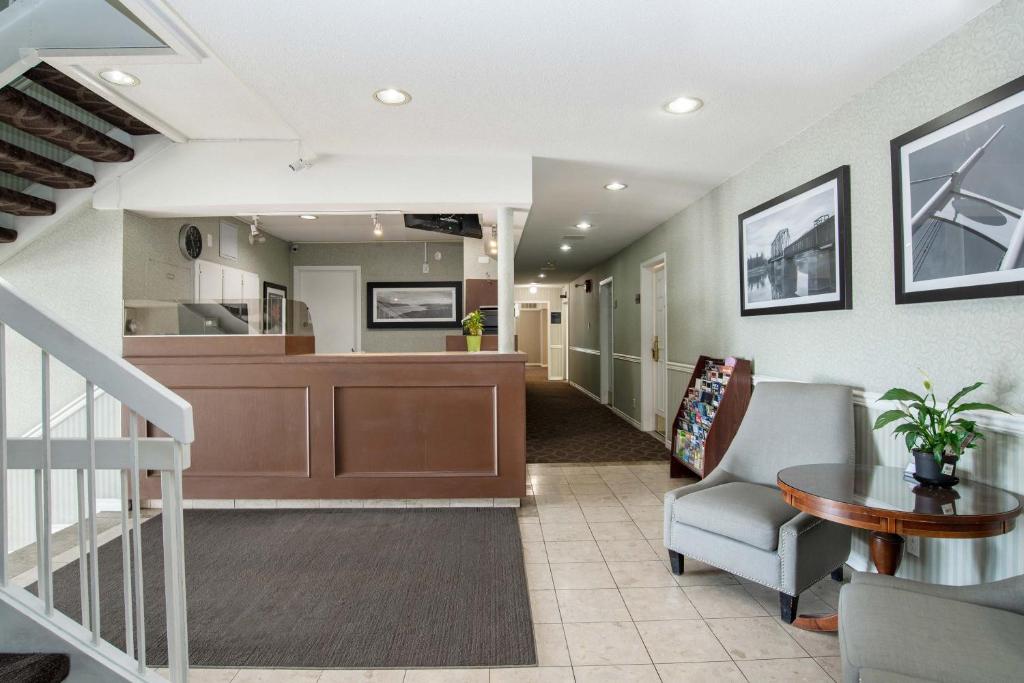 Sandman Inn Kamloops photo 2
