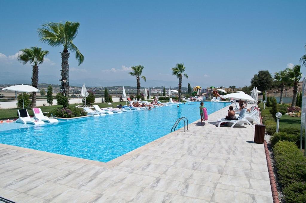 Luxury 2 bed private home close to the beach on a secure community photo 2