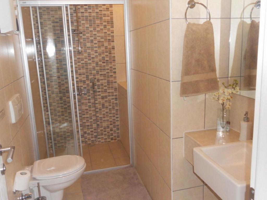 Luxury 2 bed private home close to the beach on a secure community photo 4