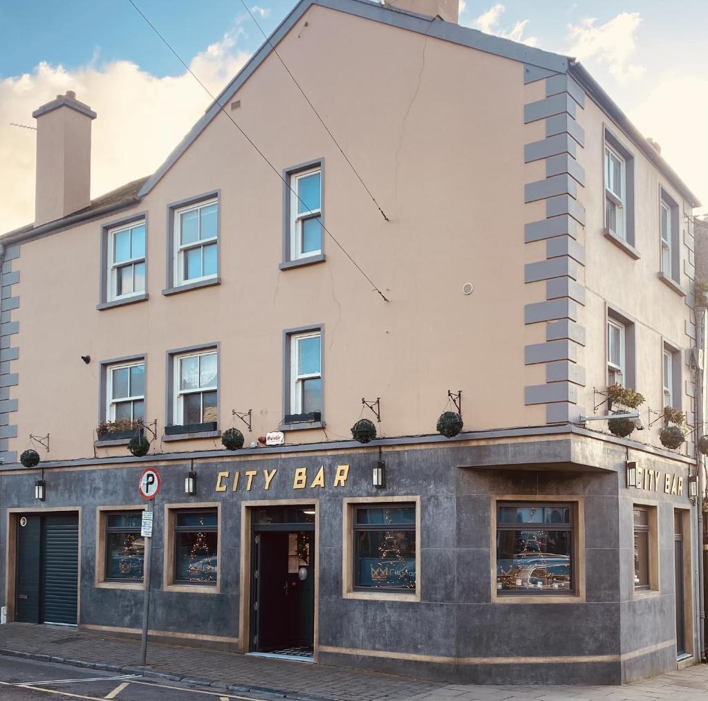 3 BEDROOM LUXURY APARTMENT Across the street from THE CASHEL PALACE HOTEL photo 4