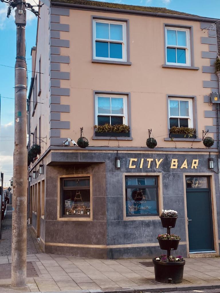 3 BEDROOM LUXURY APARTMENT Across the street from THE CASHEL PALACE HOTEL photo 1