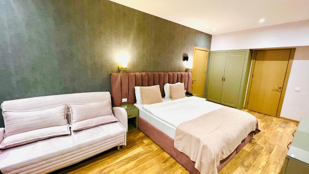 CH Hotel photo 4