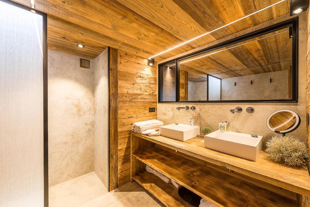 Le Lodge Rodzina, Luxueux chalet familial rénové avec Jacuzzi et Vue par LLA Selections photo 4