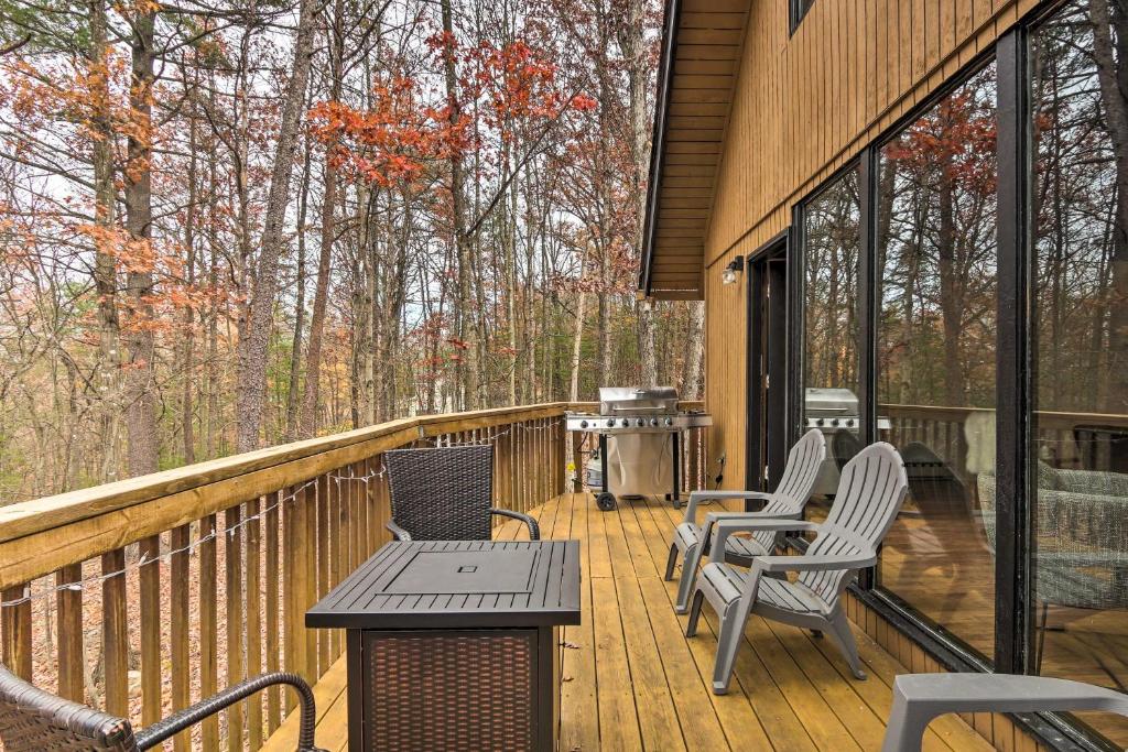 Fireside Lodge A-Frame in Bryce Resort with Decks photo 2
