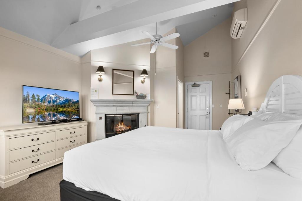 Saratoga Inn photo 2