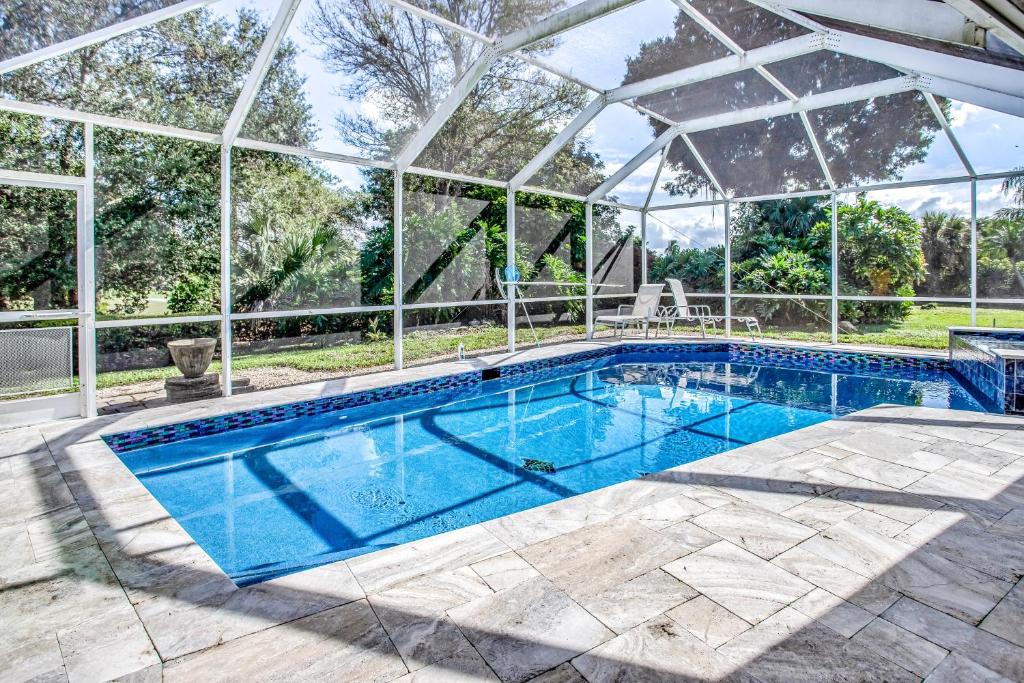 Palm River Estate photo 4