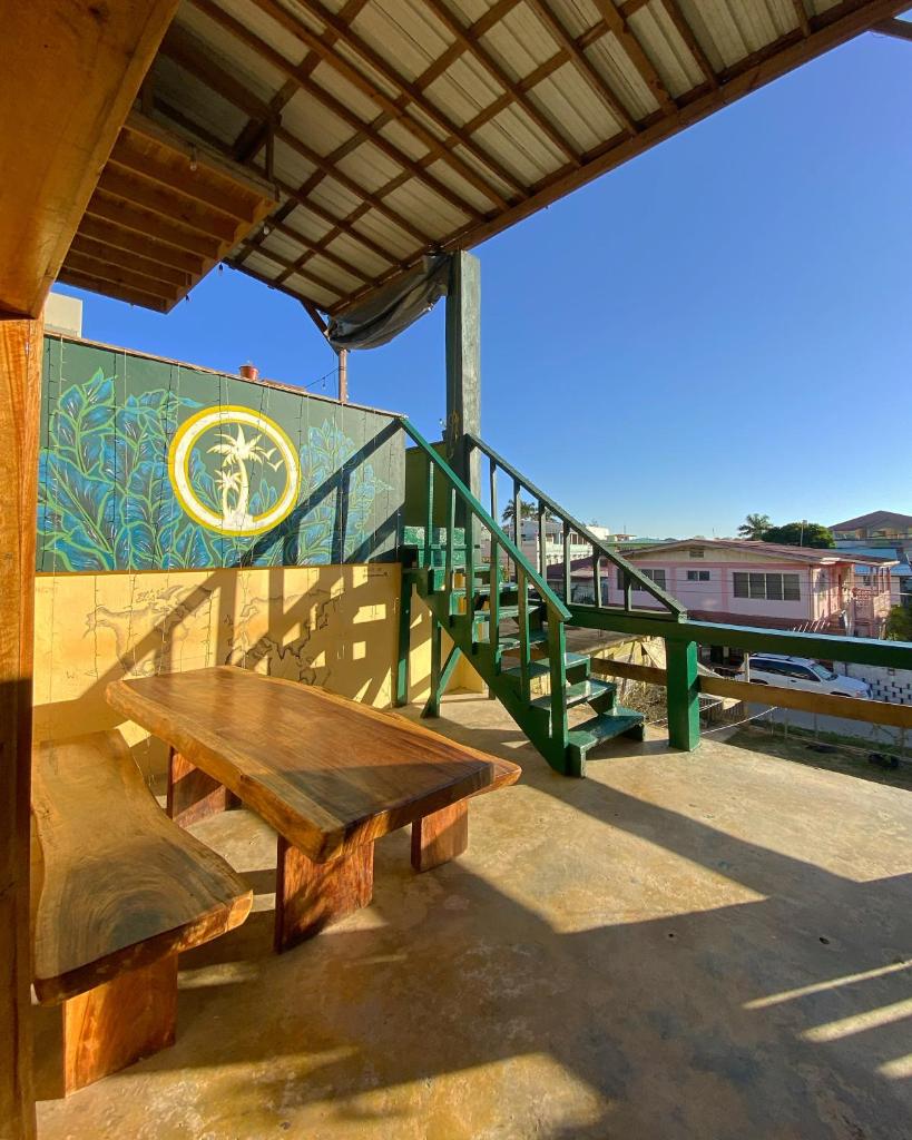 Bella's Backpackers Cayo photo 3